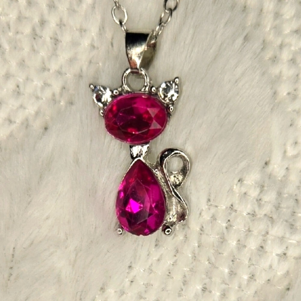 Elegant Fuscia Pink Glam Cat Necklace